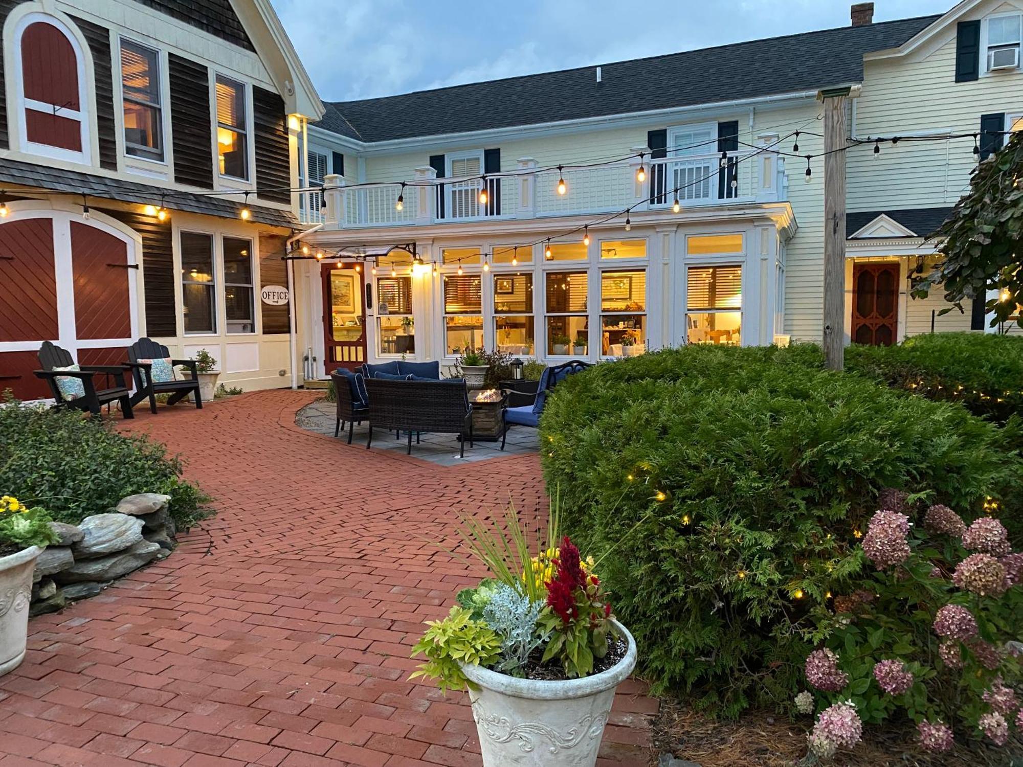 Spouter Inn Bed & Breakfast Lincolnville Bagian luar foto
